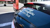 Barcelona elige este coche eléctrico para frenar la ‘libertad’ de circulación en el carril bus
