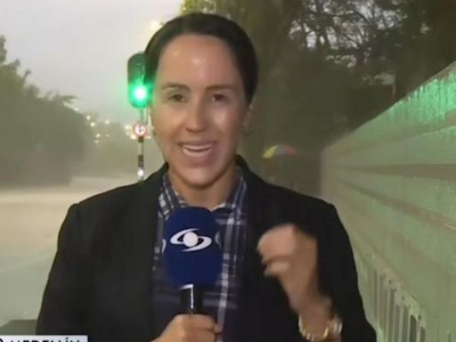 [Video] Érika Zapata quedó empapada en informe de Noticias Caracol por fuerte aguacero