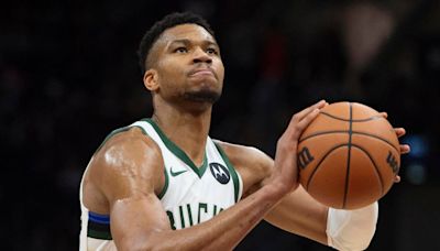 Giannis Antetokounmpo, Top Bucks Players to Watch vs. the Hawks - March 30