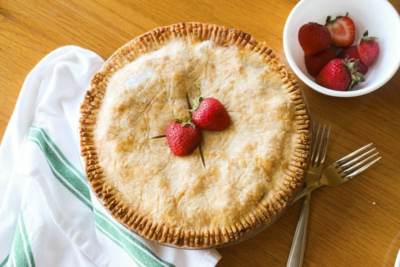 I Tried Cindy Crawford’s “Favorite” Strawberry Pie