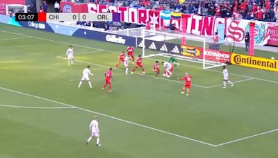 El insólito gol del uruguayo Facundo Torres para Orlando City contra Chicago Fire en la MLS