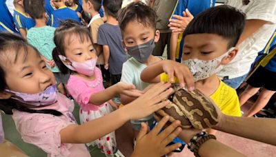 「行動動物園」 巡迴北高雄校園宣導生命教育 | 蕃新聞