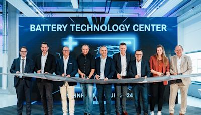 Daimler Truck opens battery tech facility in Germany