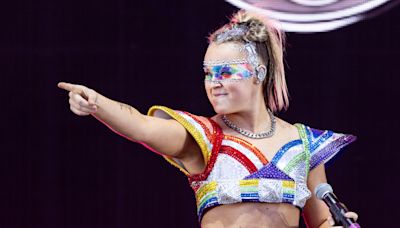 JoJo Siwa reflects on Candace Cameron Bure feud: 'If I saw her, I would not say hi'