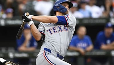 Rangers add Seager to lineup late after 2-game absence from getting hit by a pitch on the wrist