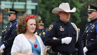 Community gathers at downtown Tyler square to honor fallen peace officers