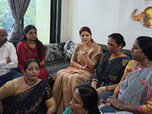 Navi Mumbai: Maharashtra Women Commission Chairperson Rupali Chakankar Meets Gangrape Victim