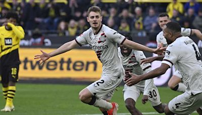 Bayer Leverkusen salva su invicto de forma agónica en Dortmund