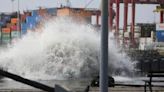 Alerta por oleaje de fuerte intensidad en todo el litoral peruano: cerraron 62 puertos, informa Indeci