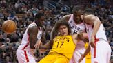 Anderson Varejão back with Cavs in player development role