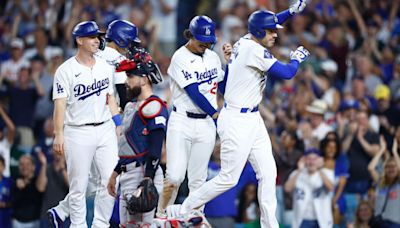 Freddie Freeman's dramatic grand slam lifts Dodgers to late-inning rally in 4-1 win over Red Sox