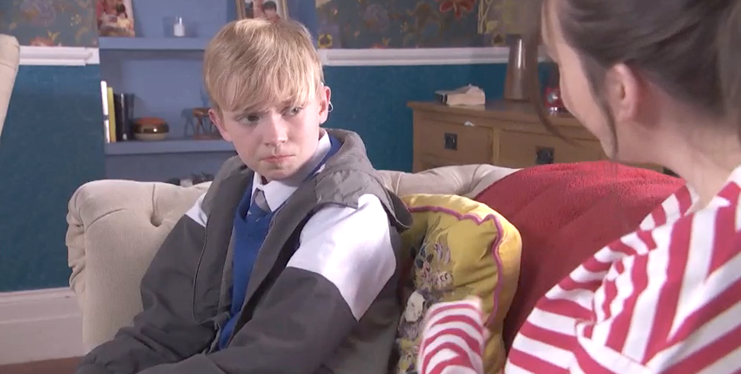 Hollyoaks’ Oscar uncovers major JJ clue in Frankie story