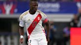 La presencia de Luis Advíncula en el Perú vs Canadá por Copa América 2024 es un misterio: qué lesión presenta y sus probabilidades de recuperación