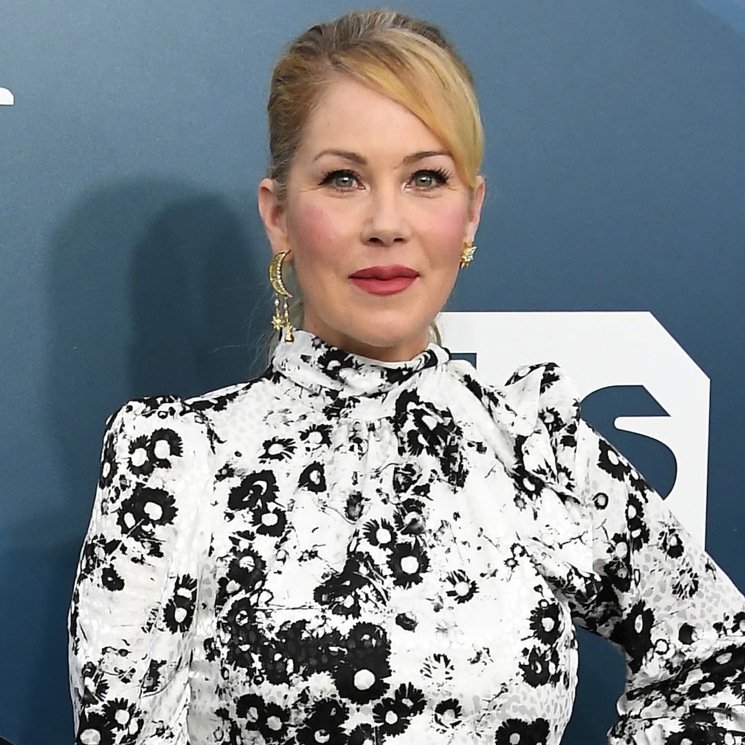 Christina Applegate Suffering From "Gross" Sapovirus Symptoms After Unknowingly Ingesting Poop - E! Online