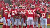 Chiefs line up in ‘choir huddle’ to honor the late Len Dawson