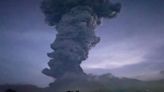 菲律賓火山噴發 灰雲衝5000尺高空 居民緊急疏散