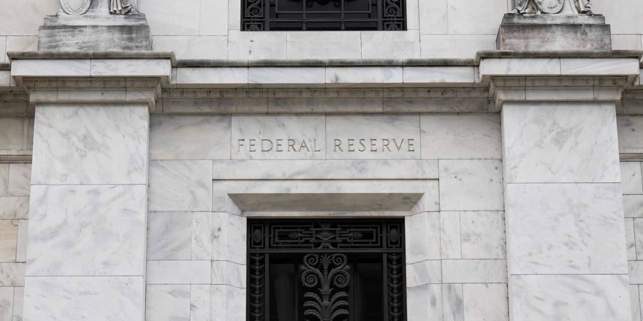Fed’s Under Pressure to Catch Up. Why Central Bank Rate Cuts Signal Normalcy, and 4 Other Things to Know Today.