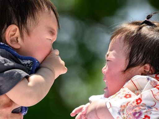 Los nacimientos en Japón acaban de caer a un nuevo mínimo. Tokio espera que una app de citas ayude a cambiar la situación