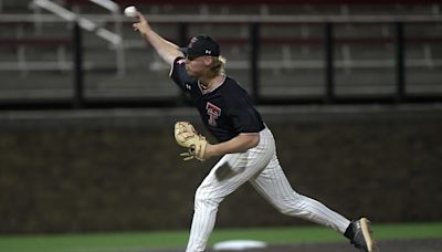 Record-breaking Texas Tech baseball defense can't hold on to lead against Kansas