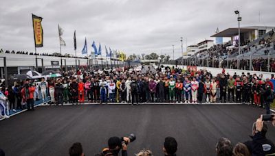 Emotivo minuto de silencio para homenajear a Traverso en el autódromo de Buenos Aires - Diario Hoy En la noticia