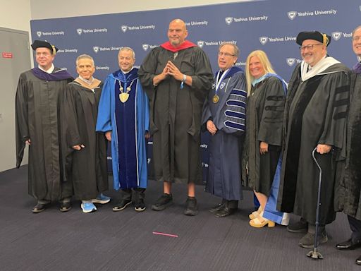 John Fetterman disavows Harvard, his alma mater, while receiving an award from Yeshiva University - Jewish Telegraphic Agency