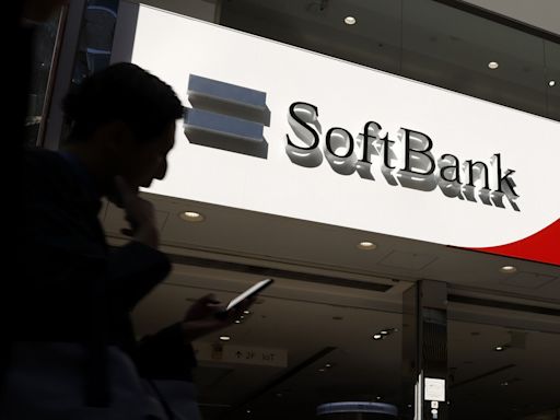 SoftBank Raises $1.86 Billion Overseas as It Boosts AI Bets