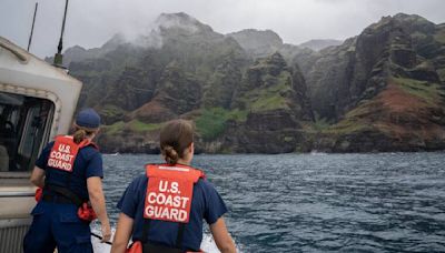 Debris found in search for 2 missing after Kauai tour copter crash
