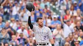 Kris Bryant gets a roaring standing ovation during Cubs game