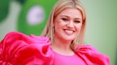 Kelly Clarkson Throws Shade At Celebs Who Were ‘Rude’ To Her For ‘American Idol’ Fame
