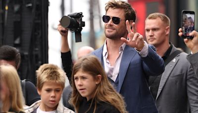 La reacción de Chris Hemsworth tras encontrarse con el martillo de Thor frente a sus hijos: "No quería asustarlos"