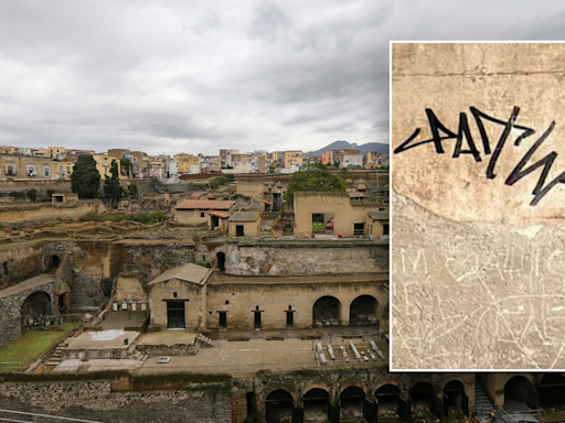 Tourist defaces ancient Roman wall on vacation, angering Italian authorities
