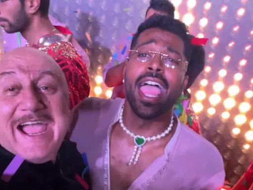 'Yeh jawaani hai deewani': Hardik Pandya hits the dance floor with Anupam Kher at Anant Ambani-Radhika Merchant wedding - Watch | Cricket News - Times of India