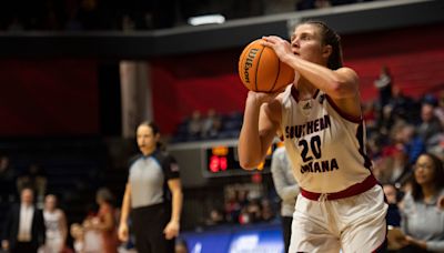 Two women's hoops powerhouses on USI basketball schedule this season