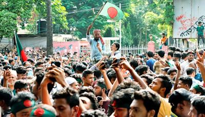 Bangladesh: Student protesters call for Nobel laureate to advise government as they prepare to meet military