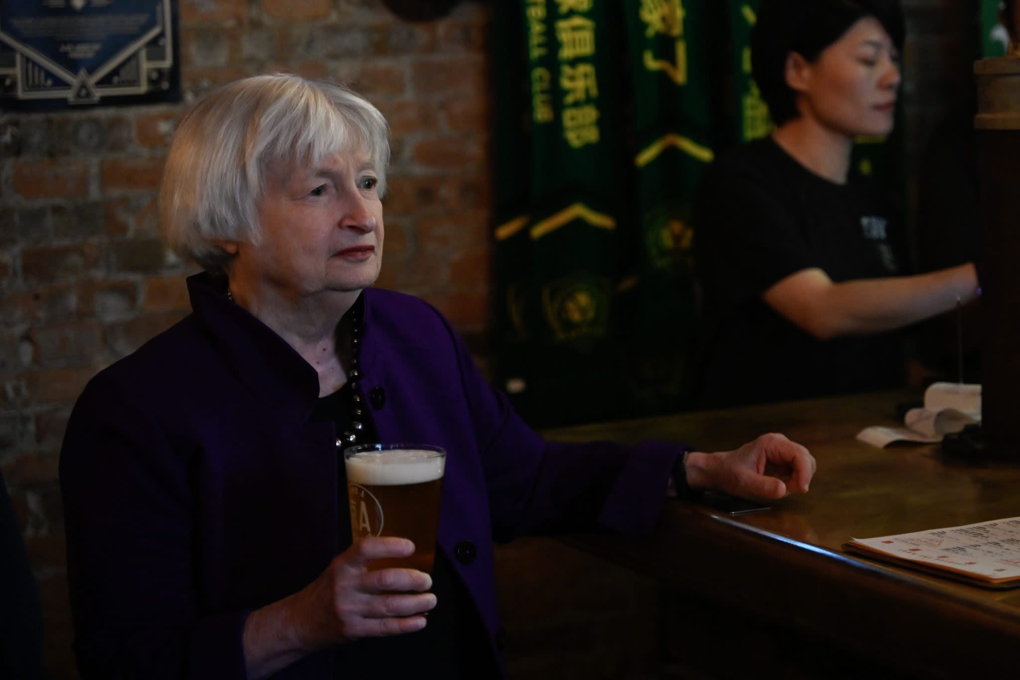 Janet Yellen is a fan of ‘Diners, Drive-ins and Dives,’ In-N-Out burgers, and visiting restaurants to go beyond economic data