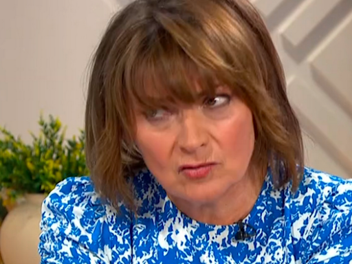 Lorraine Kelly's co-star's six-word response after she takes cold plunge in swimsuit