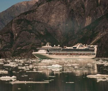 "Mini-Titanic-Moment": Video zeigt den Moment, in ein Kreuzfahrtschiff mit treibendem Eis kollidiert