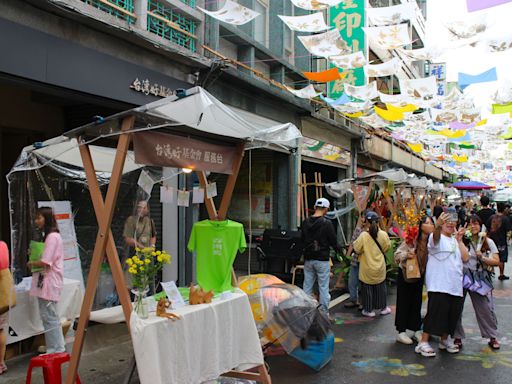 屏東潮州春潮集 百年老街的新與舊，用時間釀一個在地參與的過程 - 微笑台灣編輯室 - 微笑台灣 - 用深度旅遊體驗鄉鎮魅力