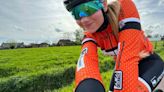La maratónica carrera de la ciclista que desde Bélgica se reparte entre su pasión y la Facultad