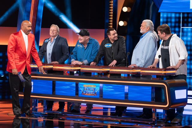 “Deadliest Catch” captains hilariously guess what item from a strip club belongs in a man cave on “Celebrity Family Feud”