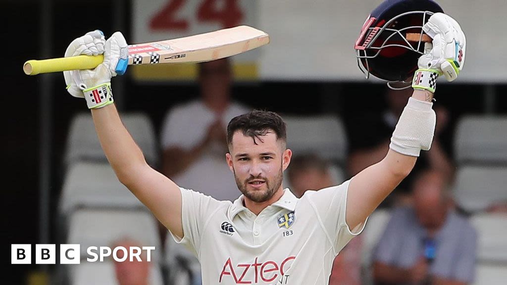 County Championship: Durham dominate Essex with Ollie Robinson & Alex Lees tons