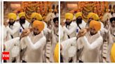 Diljit Dosanjh offers prayers at the Gurdwara in Delhi; participates in community services- Watch | Hindi Movie News - Times of India