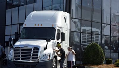 Daimler Truck workers in Charlotte area, US, threaten to midnight strike for more pay