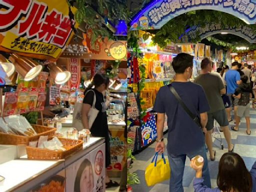 山陀兒龜速登陸高雄無風雨 百貨湧人潮生鮮美食全掃空