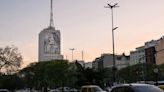Un joven árabe viajó a Argentina y mostró cuánto tiempo tardó en cruzar la avenida 9 de Julio