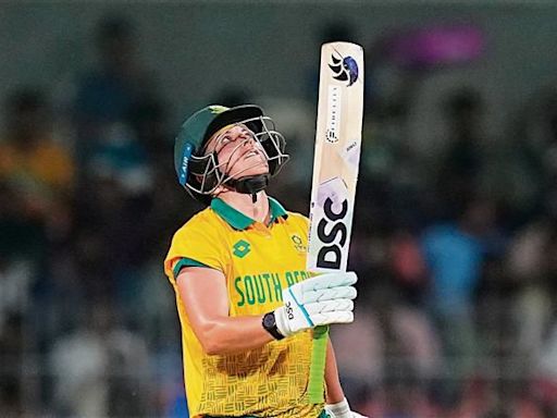 South Africa draw first blood vs India