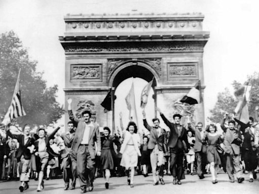 Hace casi 80 años, los nazis se rendían, poniendo fin a la II Guerra Mundial en Europa: el paso a paso de una noticia que "enloqueció" al mundo de alegría