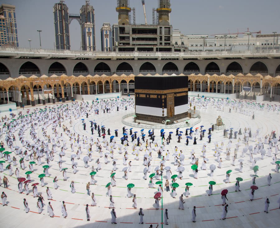 Excruciating heat blamed as hundreds of pilgrims die on journey to Mecca