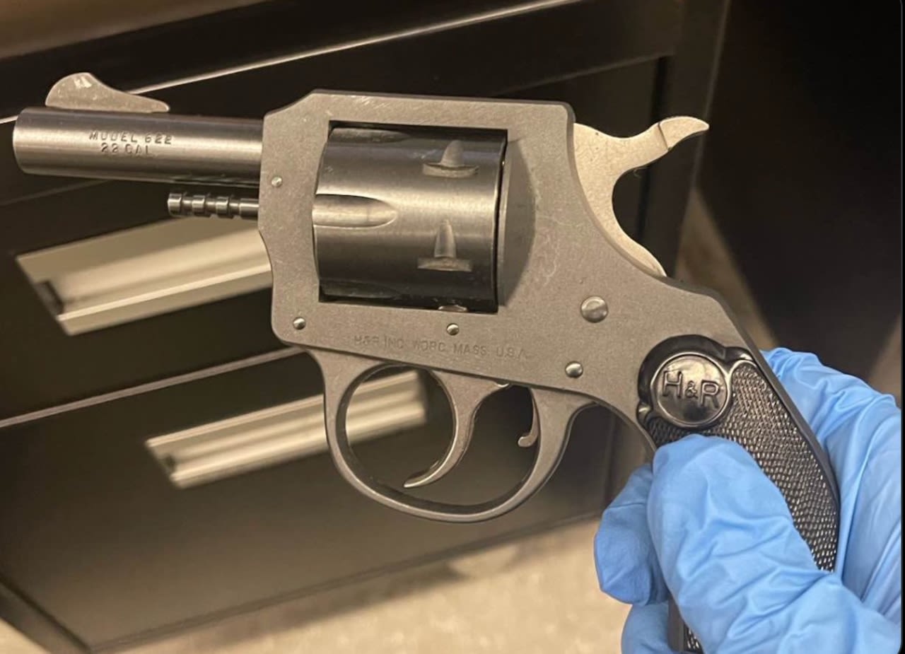 NYPD: Loaded gun allegedly found on nightstand of man, 64, who threatened teens on Staten Island