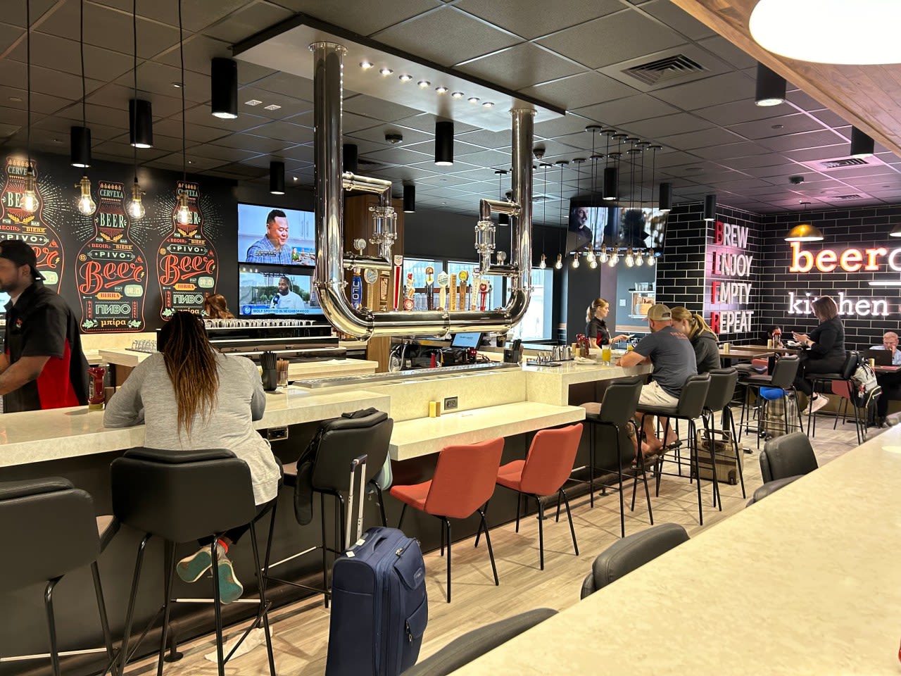 New sit-down restaurant added to Bradley International Airport’s roster